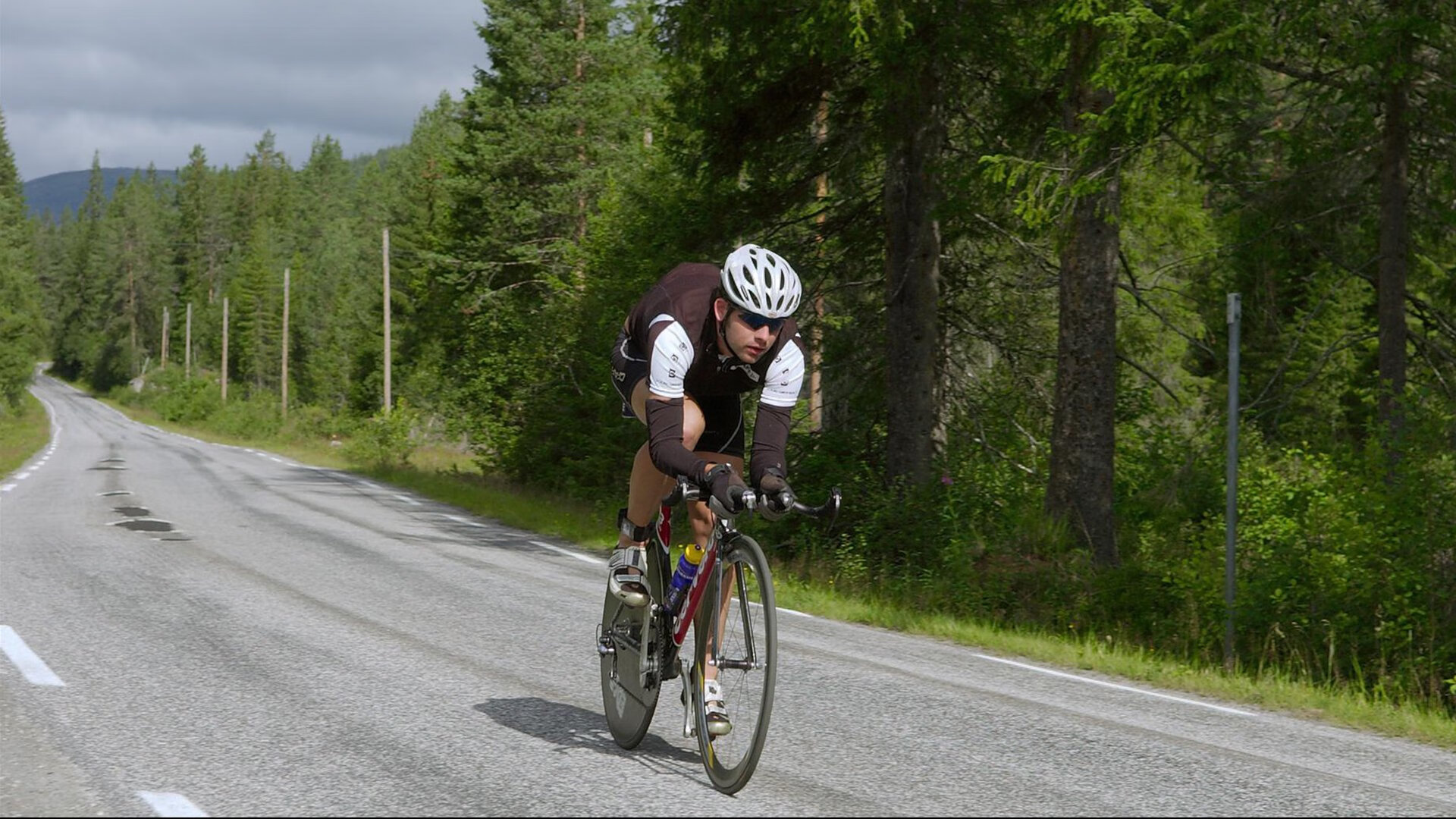 麦克沃伊短程蝶泳展现绝对统治力，麦克尼尔200米蝶泳成绩